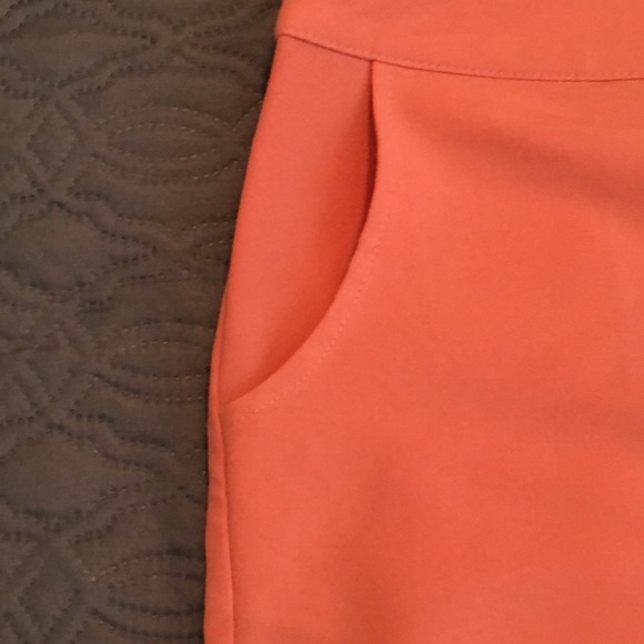 Size m peach colored shorts - Picture 2 of 5
